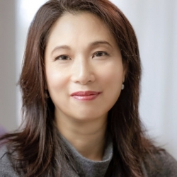 Headshot of Amy Chan 
